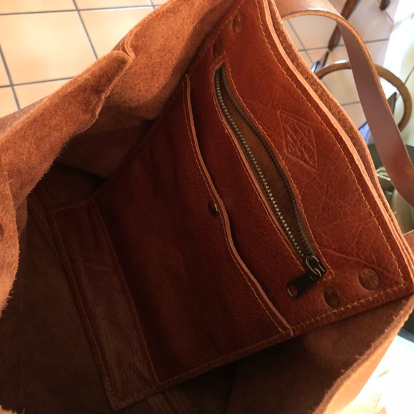 Leather tote - Picture 6 of 7
